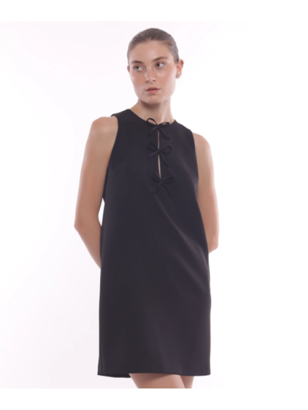 Vestido con detalle lazo negro