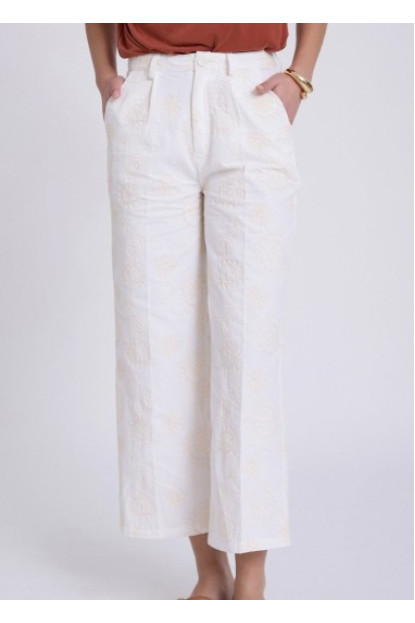 Pantalón bordado suizo