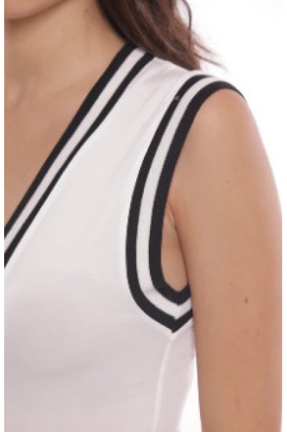 Body con detalle en contraste 