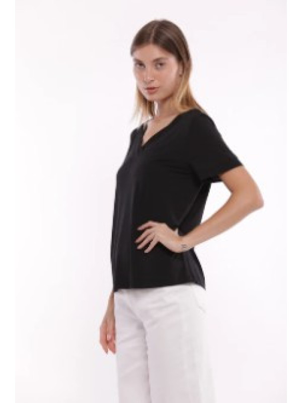 Camiseta con detalles de Georgette negro