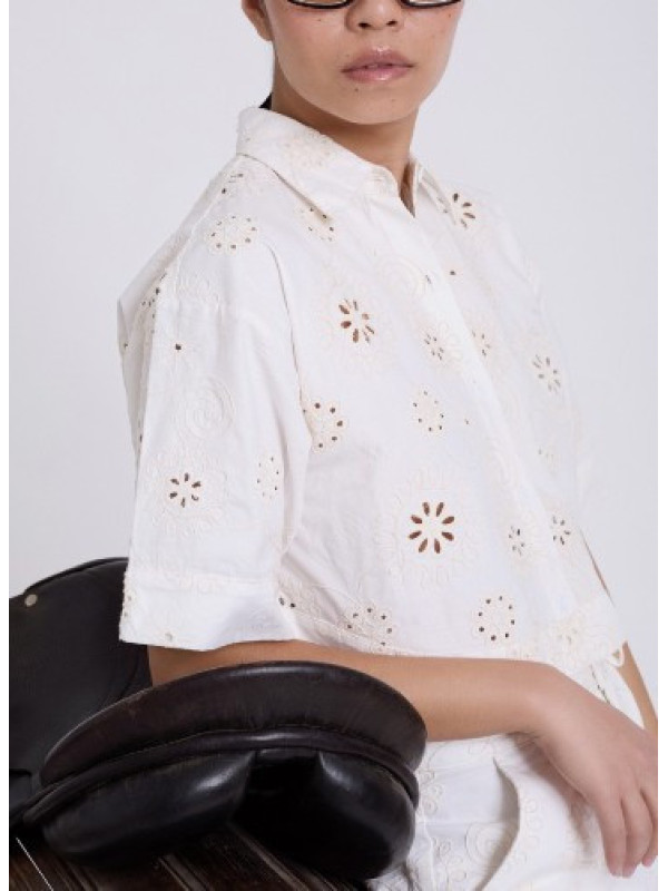Blusa bordado suizo