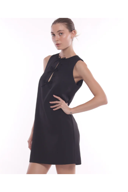 Vestido con detalle lazo negro