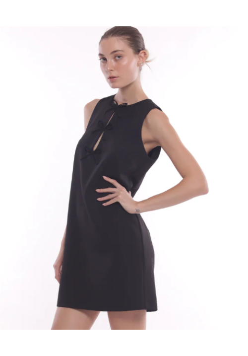 Vestido con detalle lazo negro