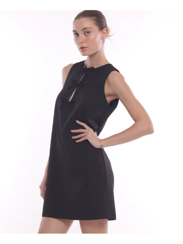 Vestido con detalle lazo negro