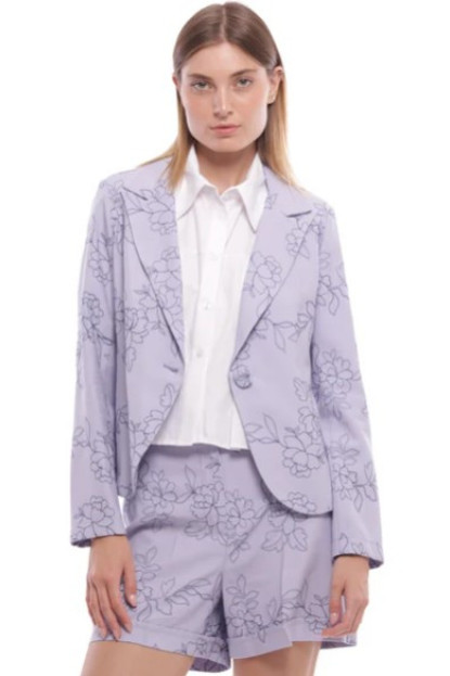 Chaqueta corta con flor bordada