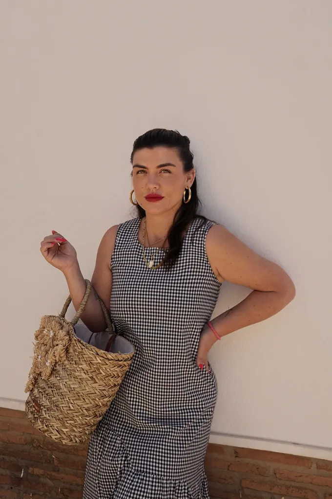 Maria con ropa multimarca de mujer en rincón de la victoria.